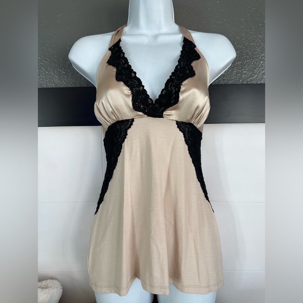 Bebe halter lace top sz L tan and black